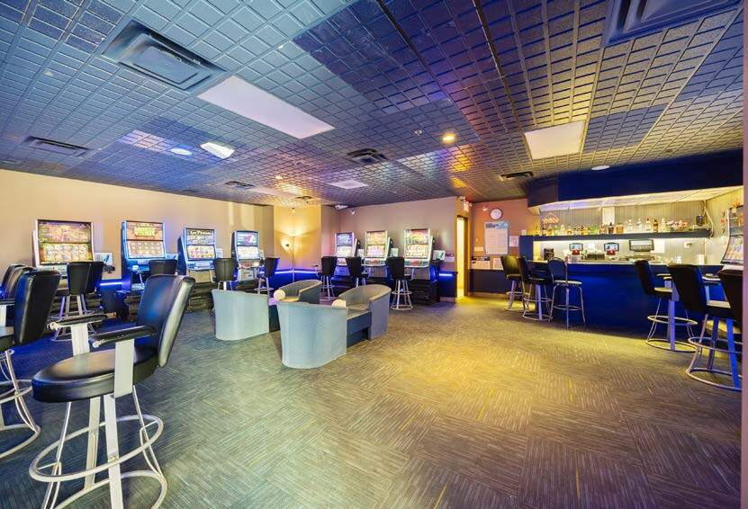 More Photos Of 9525 Boul Taschereau, Brossard Freestanding For Sale