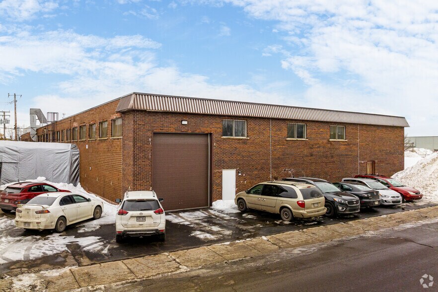 More Photos Of 6880 Boul Couture, Montréal Warehouse For Lease