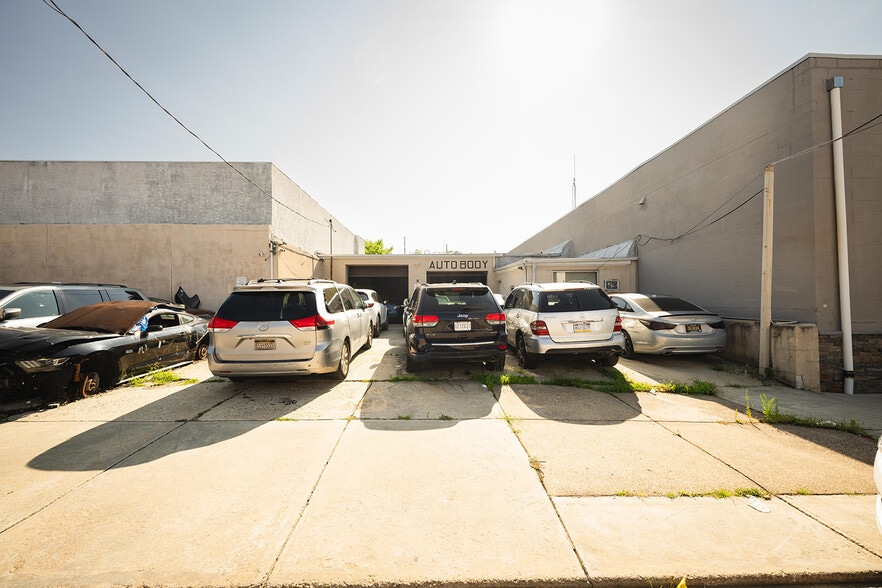 More Photos Of 8 S 3rd St, Lansdowne Auto Repair For Sale