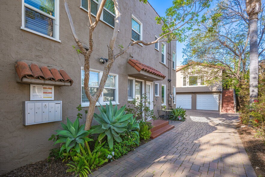 More Photos Of 745 N Hayworth Ave, Los Angeles Apartments For Sale