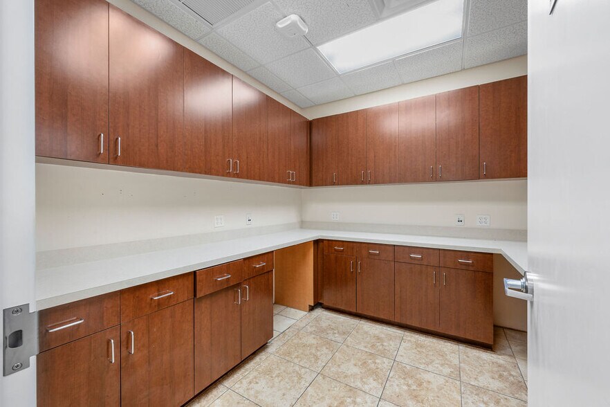 More Photos Of 1713 US Highway 441 N, Okeechobee Medical For Lease