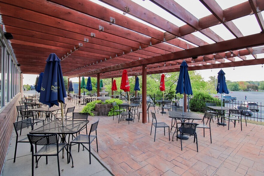 More Photos Of 2423 N Kossow Rd, Waukesha Restaurant For Lease