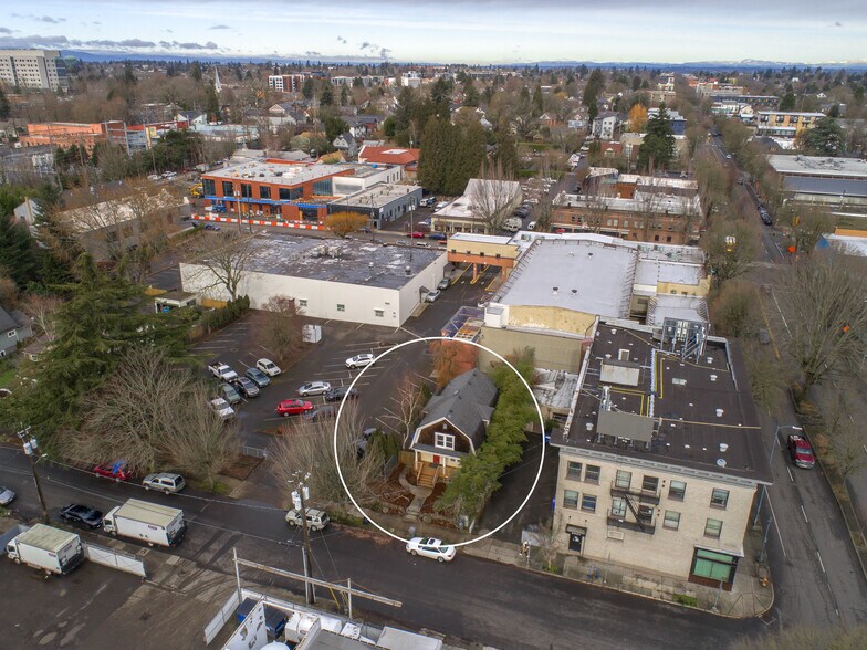 More Photos Of 317 NE Sacramento St, Portland Office For Sale