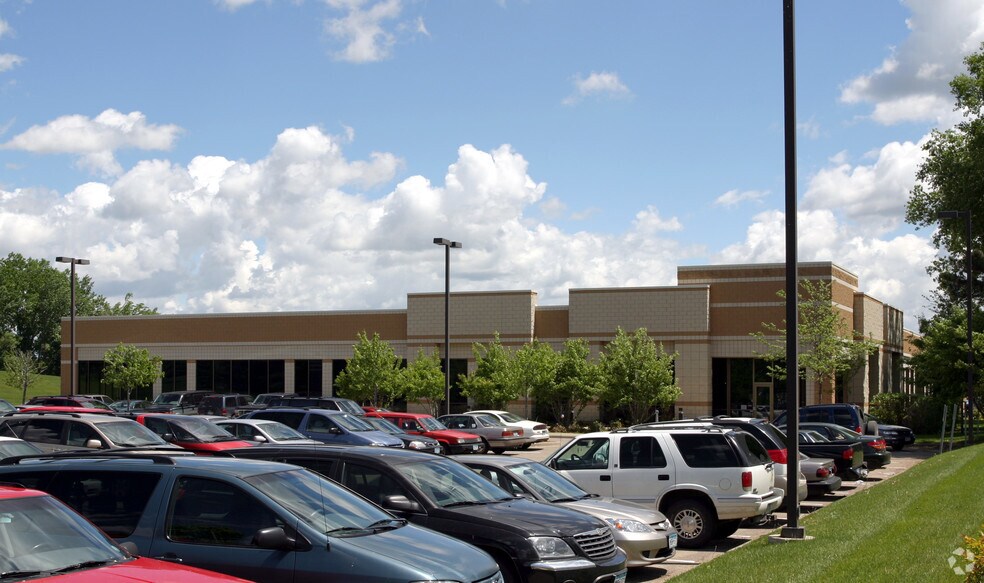 More Photos Of 6900 W 110th St, Bloomington Office For Lease