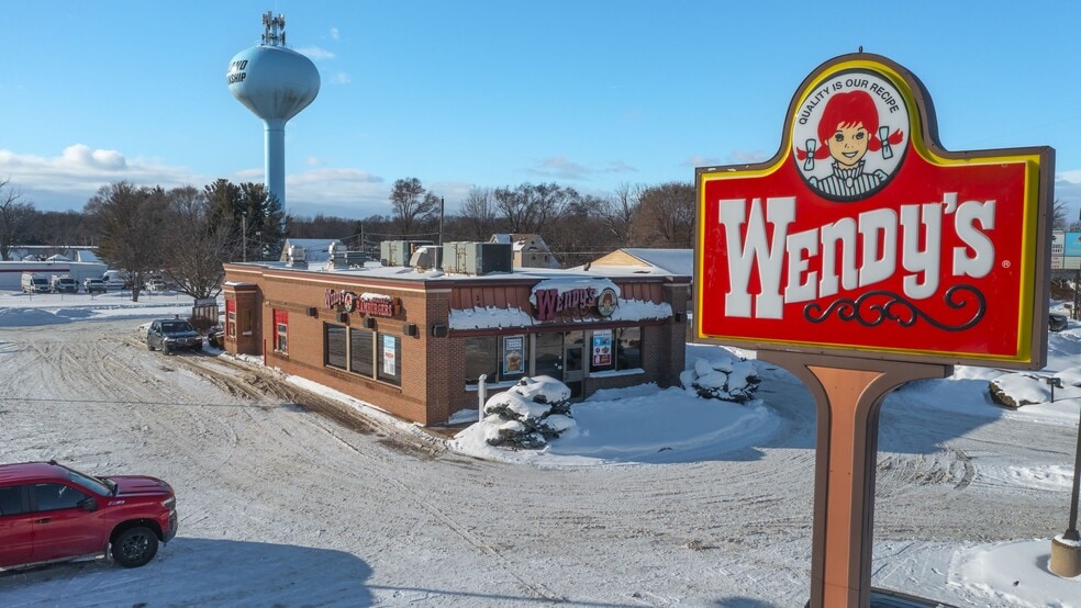 Primary Photo Of 250 N River Ave, Holland Fast Food For Sale