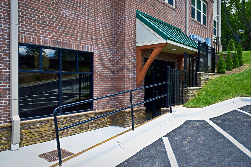 More Photos Of 475 Blowing Rock Rd, Boone Office Residential For Lease