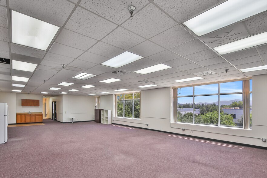 More Photos Of 25167-25169 Anza Dr, Valencia Warehouse For Sale