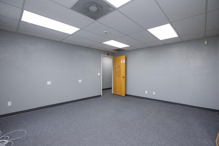 More Photos Of 872 E Sahara Ave, Las Vegas Medical For Lease