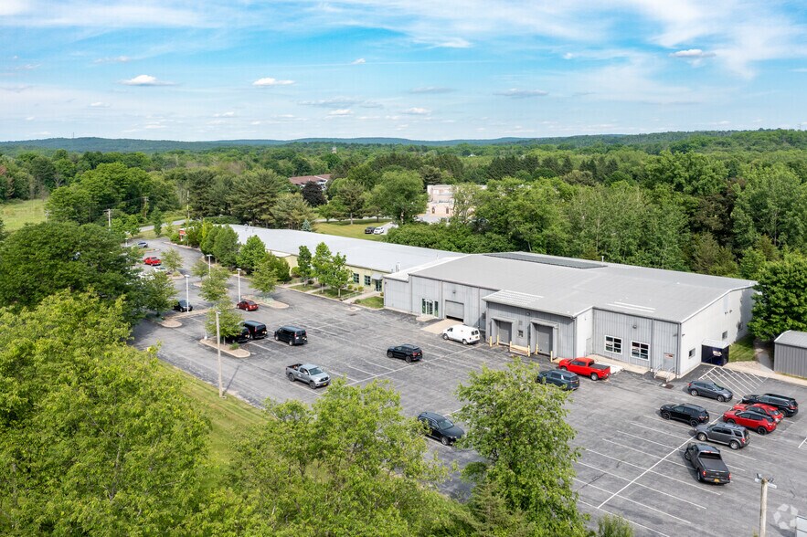 More Photos Of 199 West Rd, Pleasant Valley Warehouse For Lease