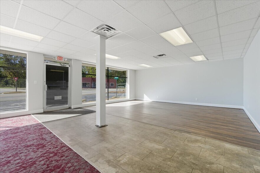 More Photos Of 778 Westover Dr, Danville Showroom For Sale