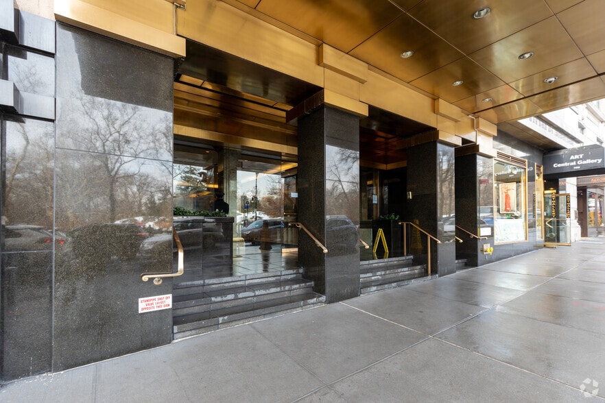 More Photos Of 106 Central Park S, New York Apartments For Lease