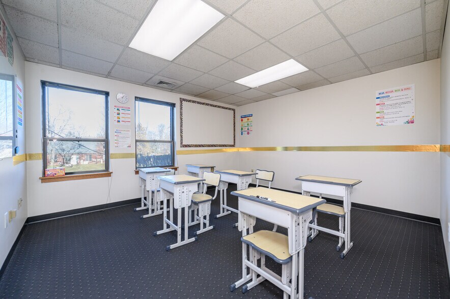 More Photos Of 178 Tamarack Cir, Skillman Office For Sale