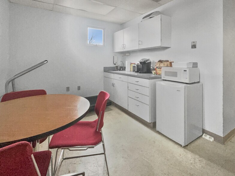 More Photos Of 608 N High St, Millville Medical For Sale