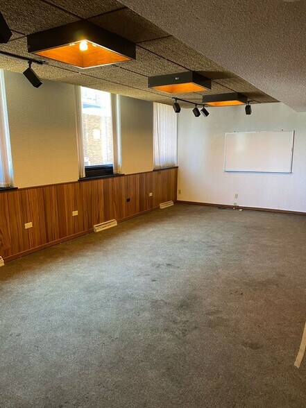 More Photos Of 1226 N Michigan Ave, Saginaw Office For Sale