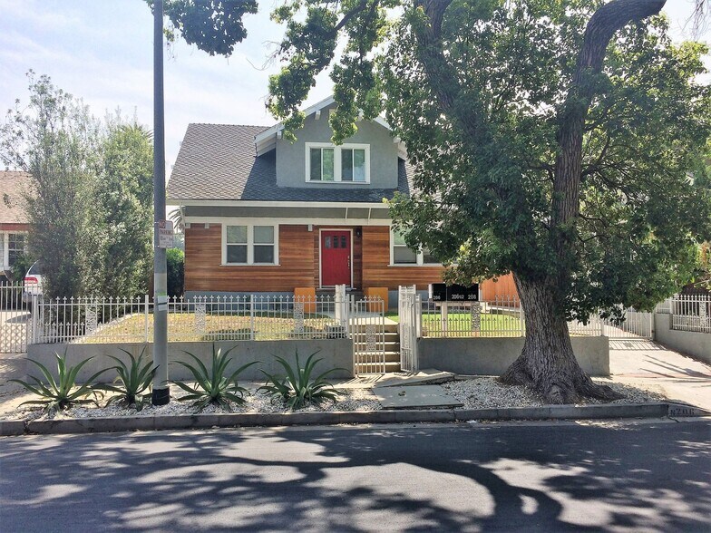 More Photos Of 208 N Coronado St, Los Angeles Apartments For Sale