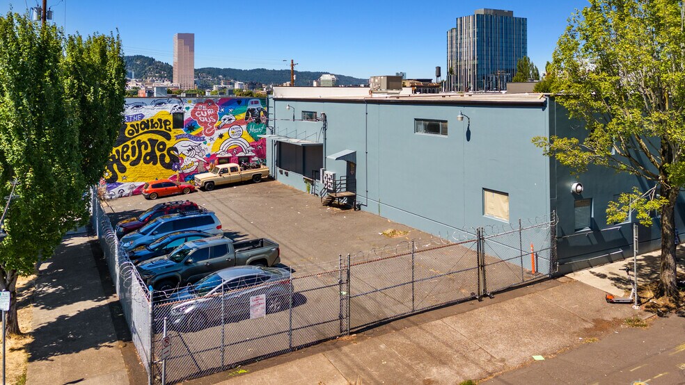 Primary Photo Of 323 SE 7th Ave, Portland Warehouse For Sale