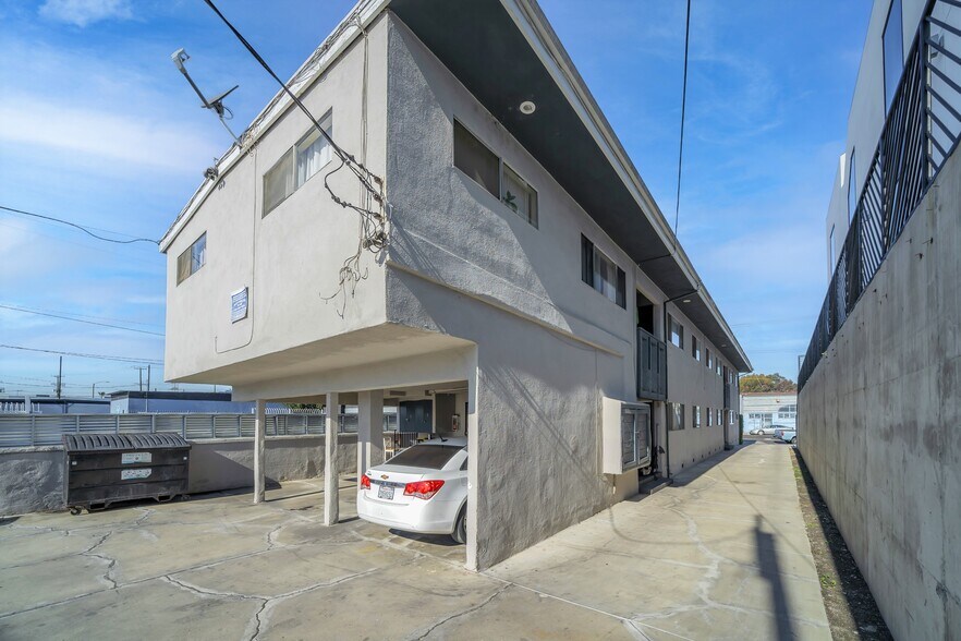 More Photos Of 5614 W Adams Blvd, Los Angeles Apartments For Sale