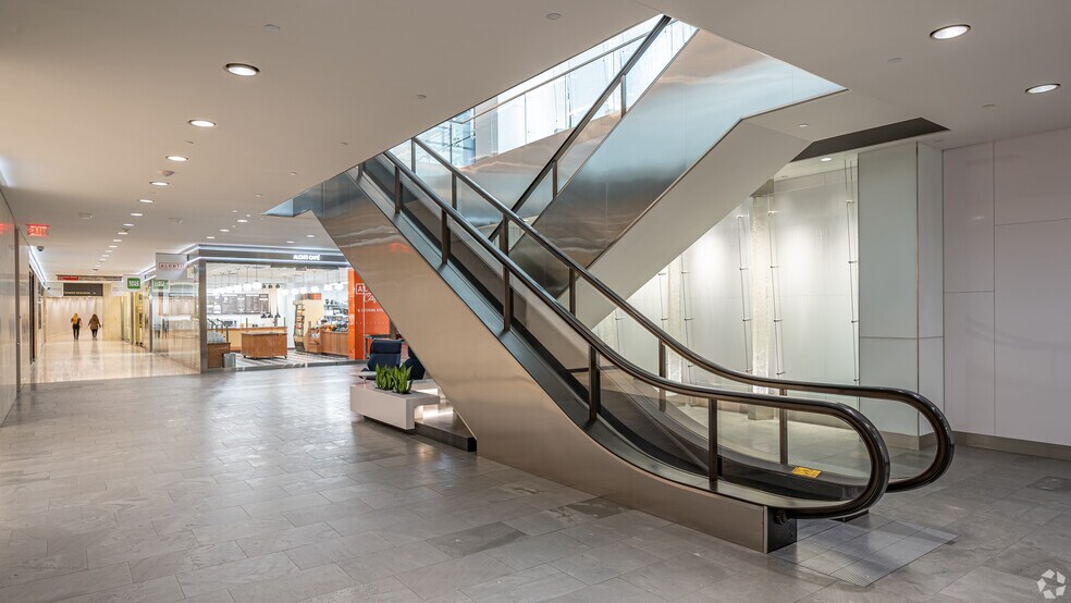 More Photos Of 811 Louisiana St, Houston Office For Lease