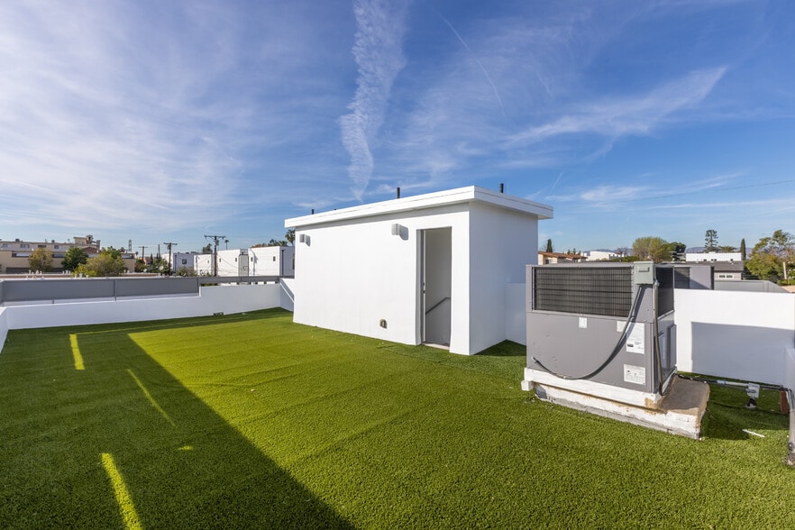 More Photos Of 10857 Morrison St, North Hollywood Apartments For Sale