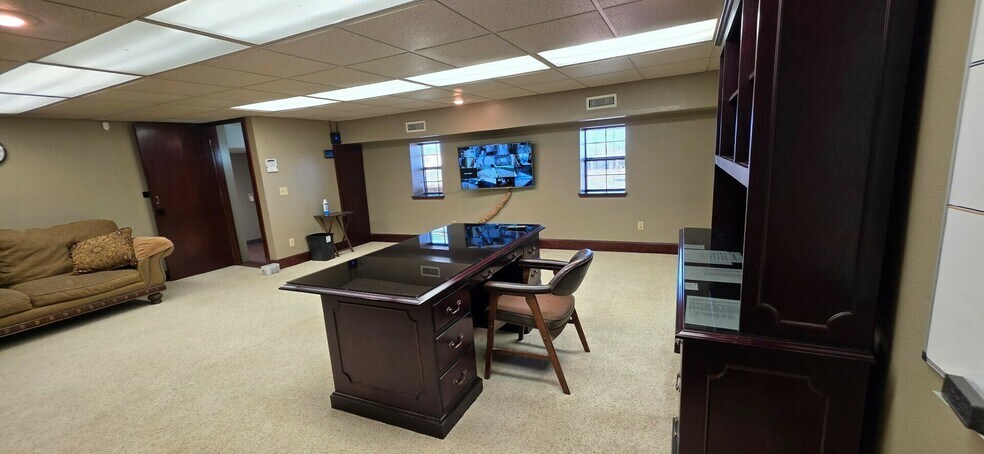 More Photos Of 2024 Ruhl Dr, Guthrie Industrial For Lease