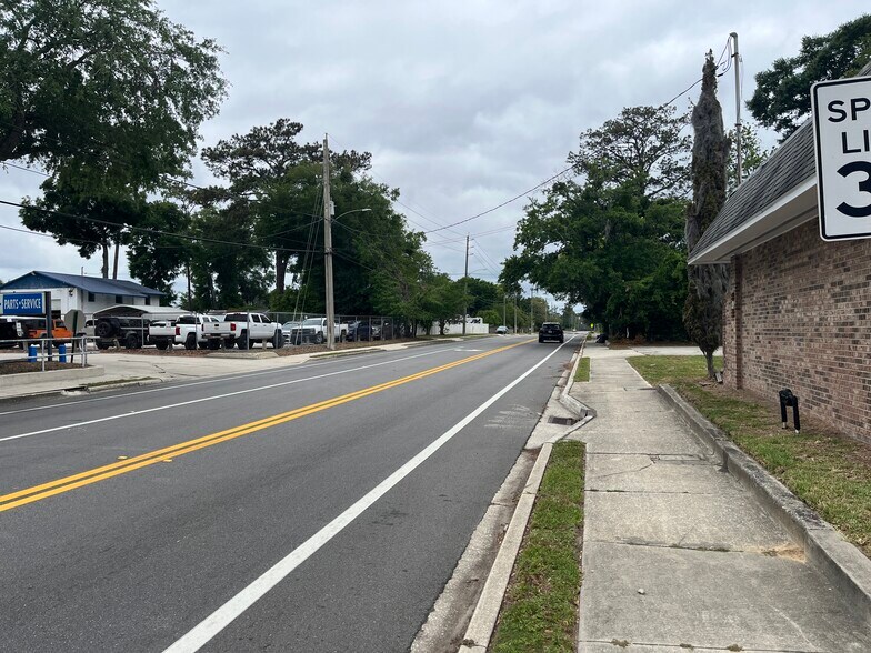 More Photos Of 5013 Park St, Jacksonville Auto Repair For Sale