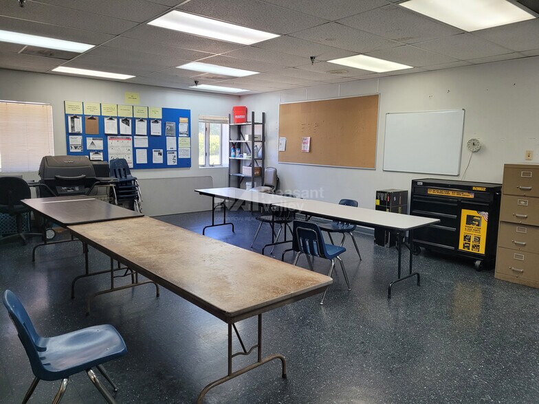 More Photos Of 1329 E Archwood Ave, Akron Warehouse For Lease