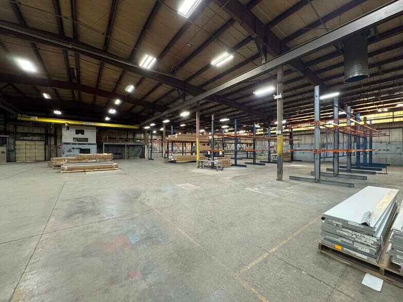 More Photos Of 2302 S North Rd, Grand Island Manufacturing For Lease