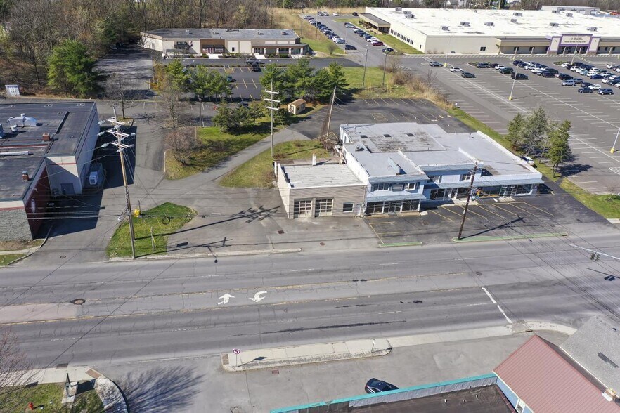 More Photos Of 178 Columbia Tpke, Rensselaer Auto Repair For Sale