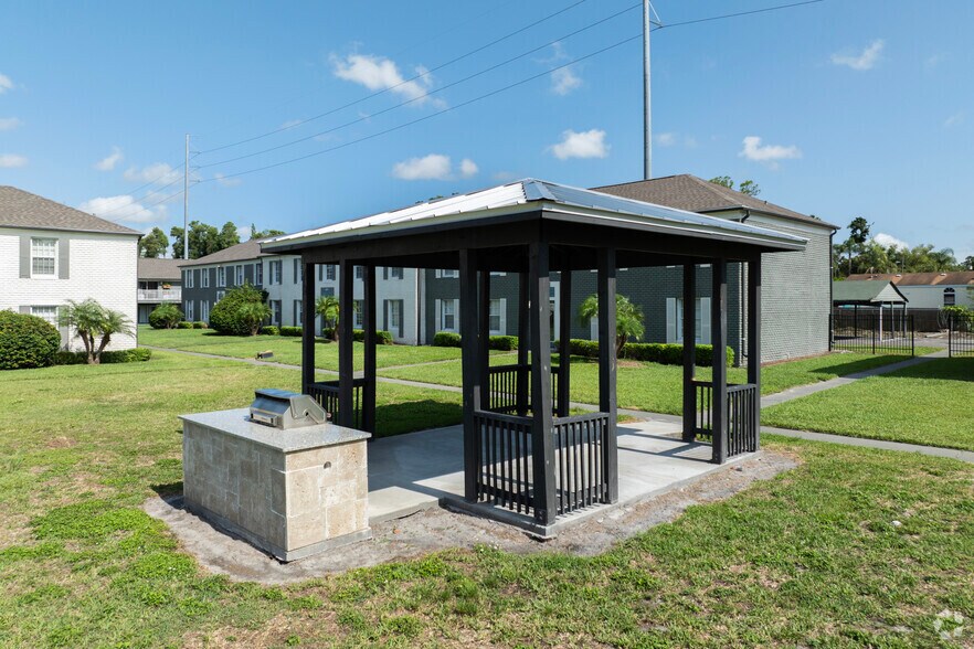 More Photos Of 6900 Concord Dr, Tampa Apartments For Sale