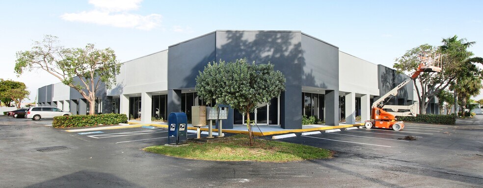 Primary Photo Of 5201 Ravenswood Rd, Fort Lauderdale Medical For Lease