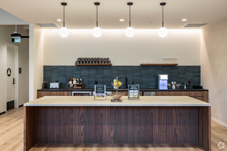 More Photos Of 23465 Civic Center Way, Malibu Office For Lease