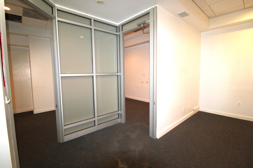 More Photos Of 98 Harmon Cove Tower, Secaucus Apartments For Lease
