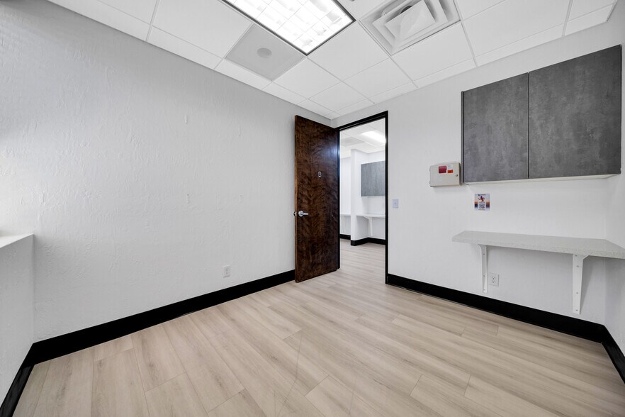 More Photos Of 4045 E Union Hills Dr, Phoenix Medical For Lease