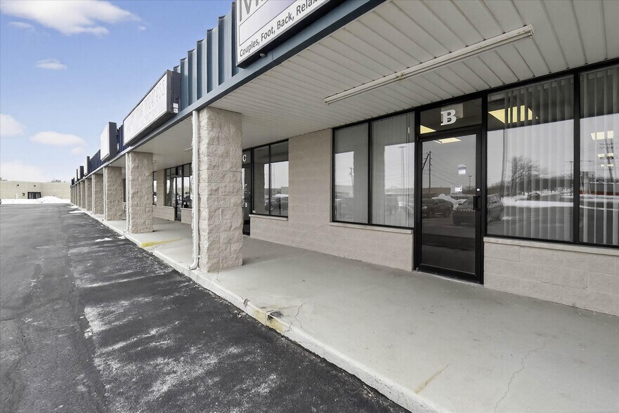 More Photos Of 1100 Croy Dr, Findlay Storefront Retail Office For Lease