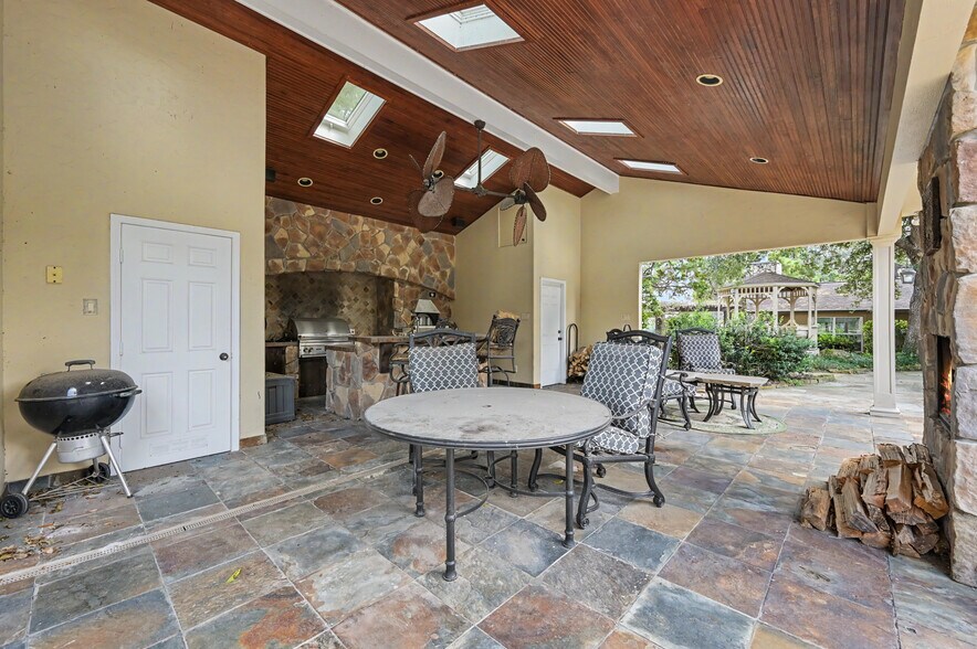More Photos Of 31626 Dobbin Huffsmith Rd, Magnolia Land For Sale