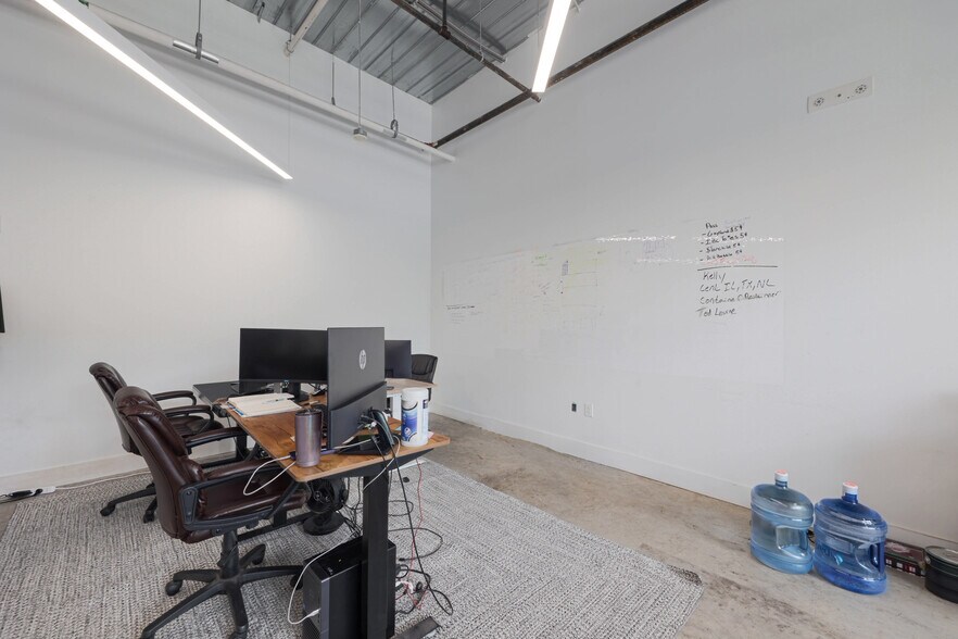 More Photos Of 1800 E 4th St, Austin Apartments For Sale