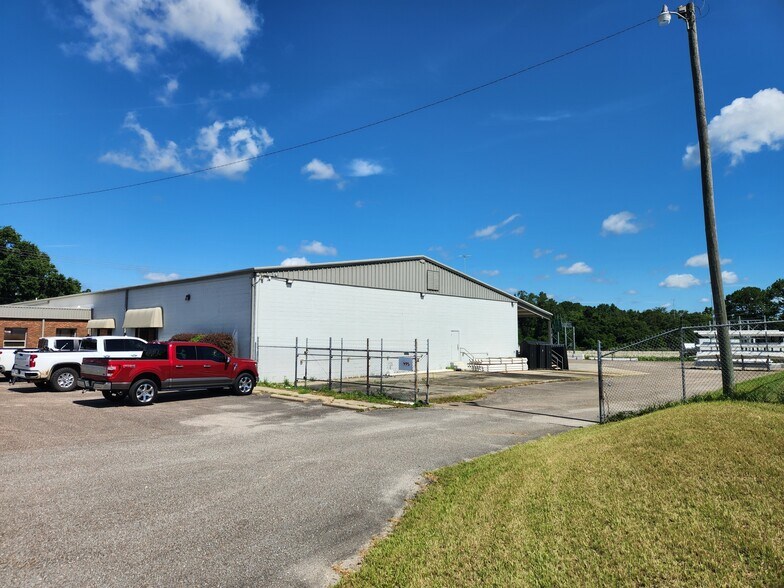 More Photos Of 5365 Willis Rd, Theodore Service For Sale