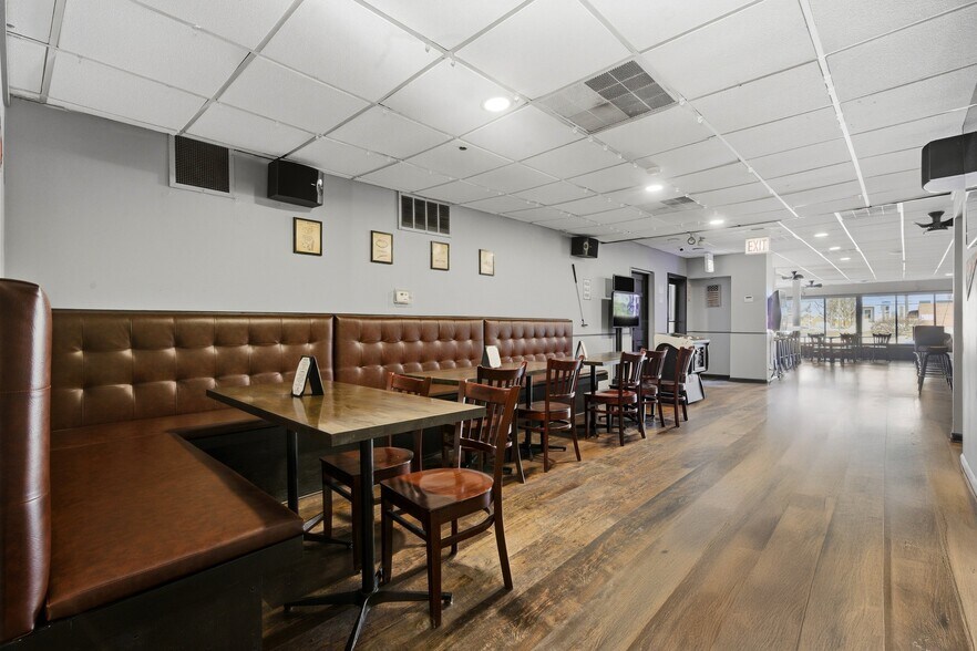 More Photos Of 7455 W Irving Park Rd, Chicago Freestanding For Sale