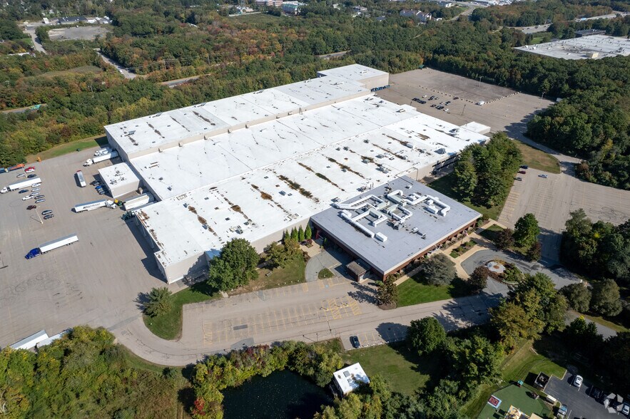 More Photos Of 1600 Division Rd, West Warwick Distribution For Lease