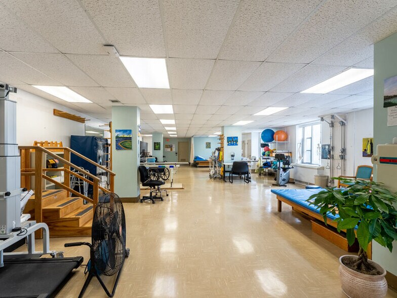 More Photos Of 116 Eddie Dowling Hwy, North Smithfield Hospital For Sale