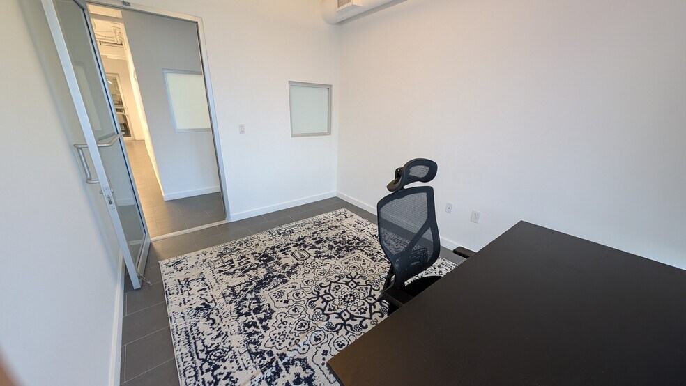 More Photos Of 3050 Biscayne Blvd, Miami Office For Lease