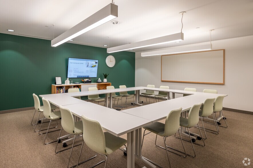 More Photos Of 15305 N Dallas Pky, Addison Coworking Space