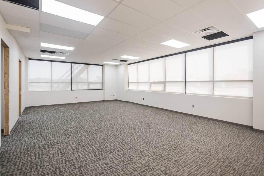 More Photos Of 14310 Hamilton Ave, Highland Park Office For Sale