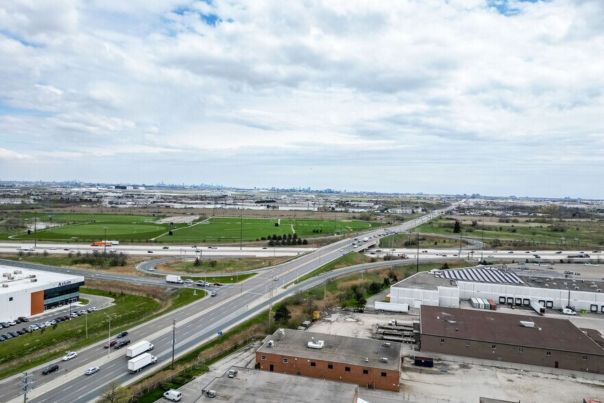 More Photos Of 220 Advance Blvd, Brampton Office For Sale