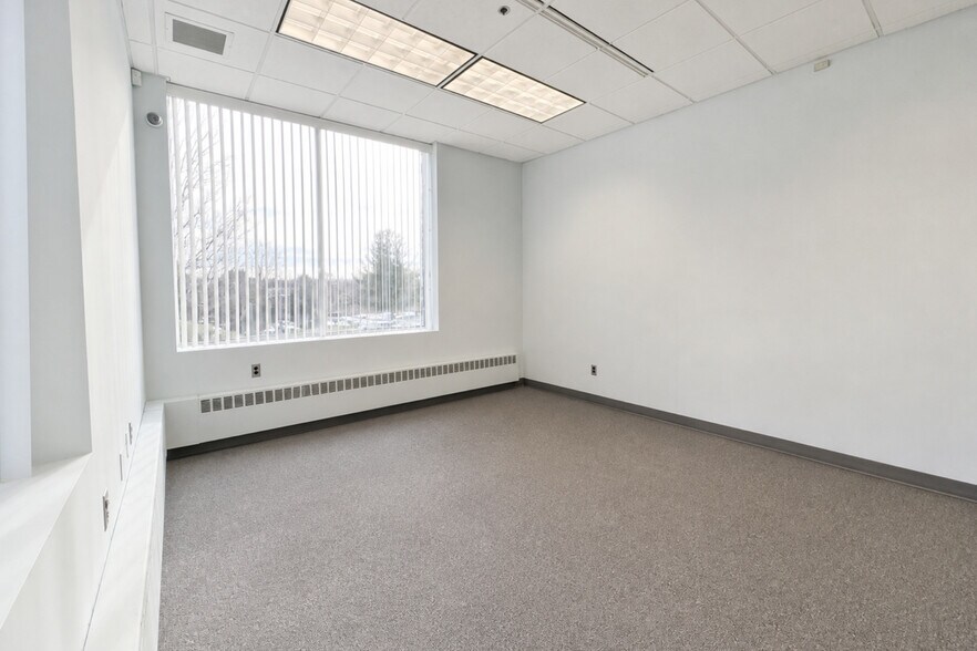 More Photos Of 30 Nutmeg Dr, Trumbull Research And Development For Lease