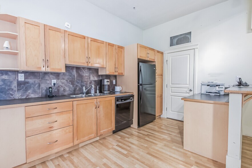 More Photos Of 10403 122 St, Edmonton Office For Sale