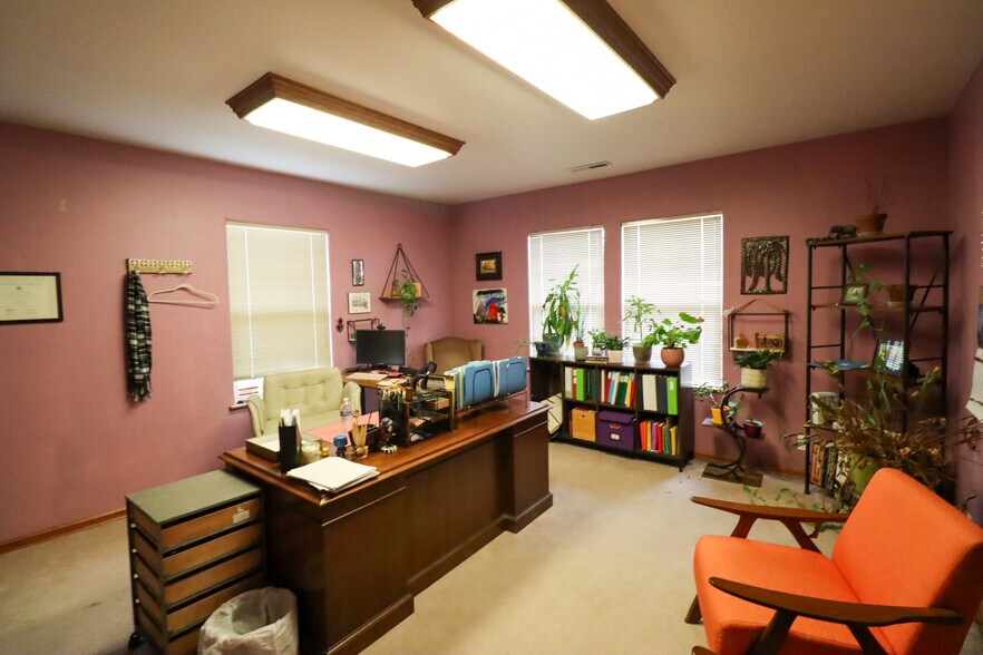 More Photos Of 795 W 7th Ave, Eugene Office For Lease