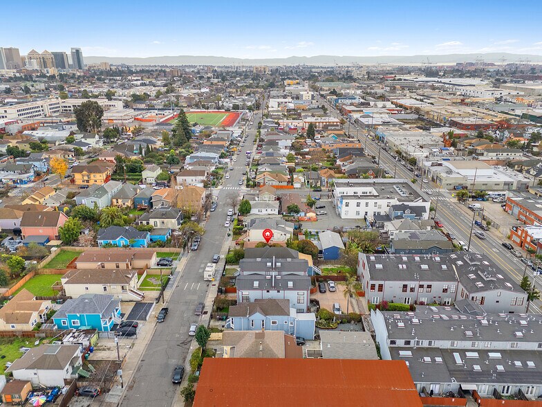 More Photos Of 3031 Chestnut St, Oakland Multifamily For Sale