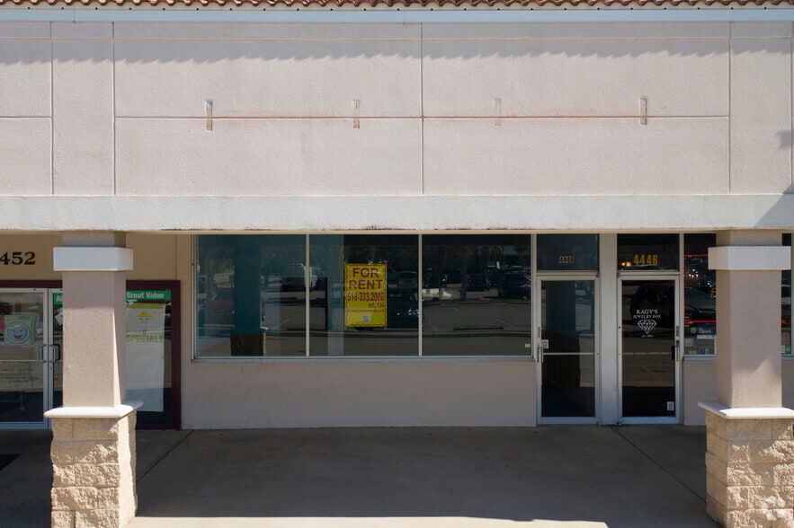 More Photos Of 4400 Bee Ridge Rd, Sarasota Unknown For Lease