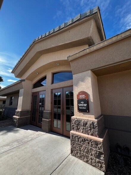 More Photos Of 8406 E Shea Blvd, Scottsdale Medical For Sale